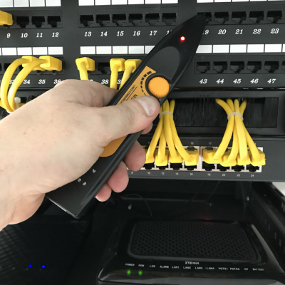 Informatikai hálózat kiépítése és szerver beüzemelés Informatikai hálózat kiépítése és szerver beüzemelés